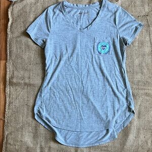 Light Gray V-Neck Pocket Tee - Women Southern Style sz S
